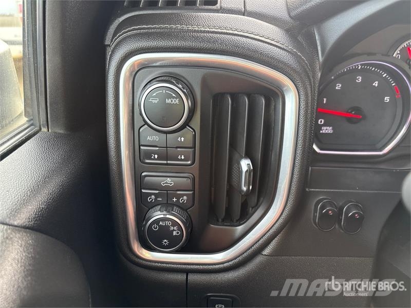 Chevrolet Silverado 3500HD 4x4 Crew Cab Pickup Citi