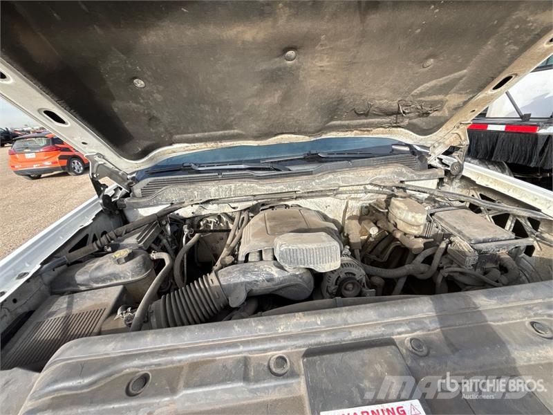 Chevrolet Silverado 3500HD 4x4 Crew Cab Cab and Chassis Cabines
