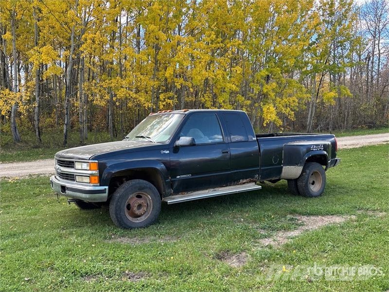 Chevrolet Silverado 3500 4x4 Crew Cab Pickup Otros
