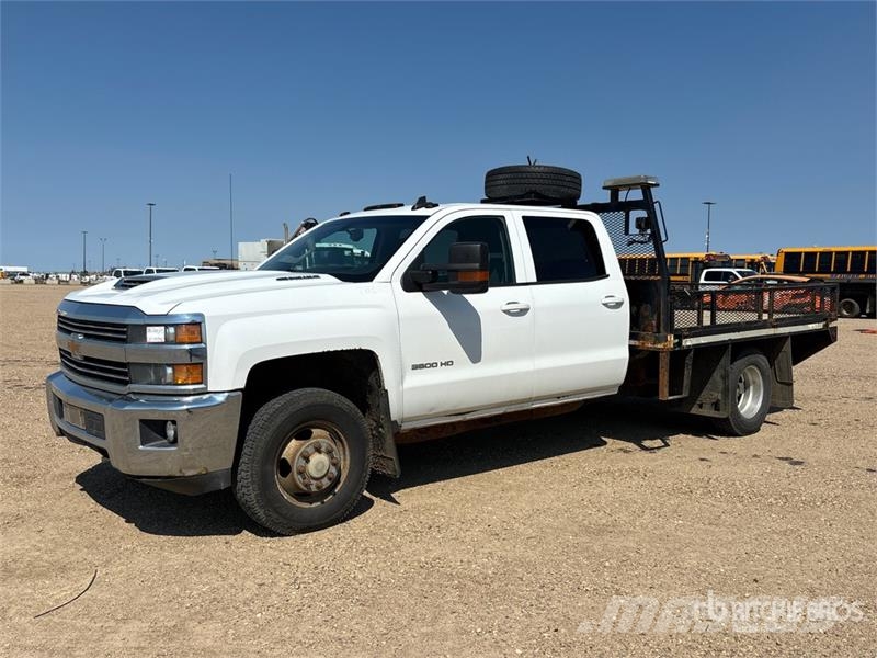 Chevrolet Silverado 3500HD شاحنات مسطحة/مفصلية الجوانب