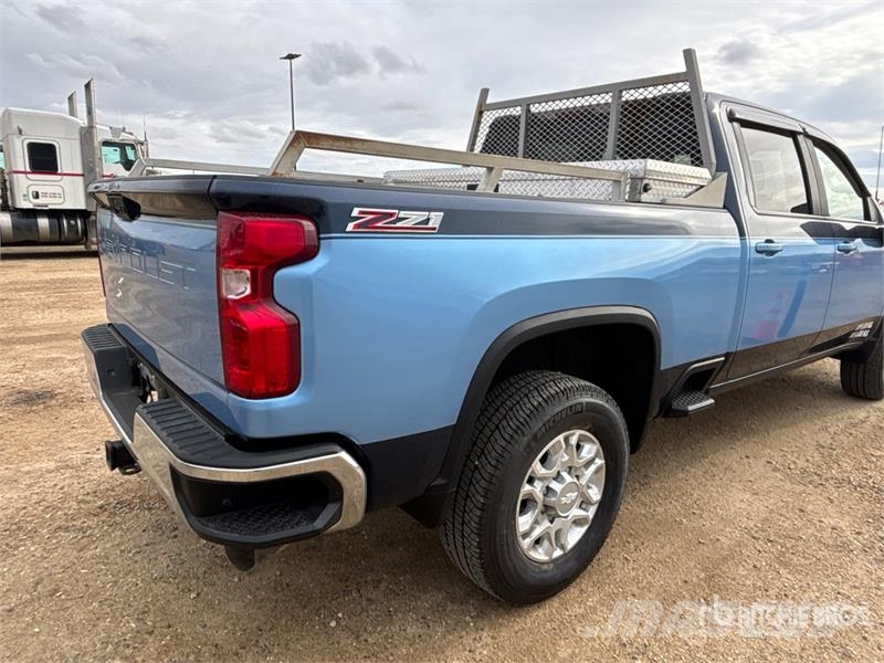 Chevrolet Silverado 3500HD LT 4x4 Crew Cab Pickup Övriga bilar