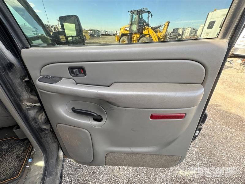 Chevrolet SILVERADO 3500 4x4 Crew Cab Pickup Citi