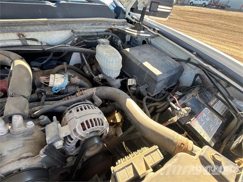 Chevrolet Silverado 3500HD 4x4 Crew Cab Pickup Andre varebiler