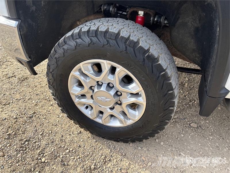 Chevrolet Silverado 3500HD 4x4 Crew Cab Pickup Citi