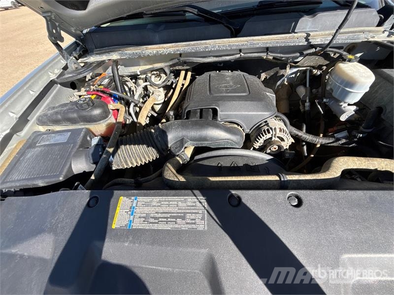 Chevrolet Silverado 3500HD 4x4 Crew Cab Pickup Ostalo