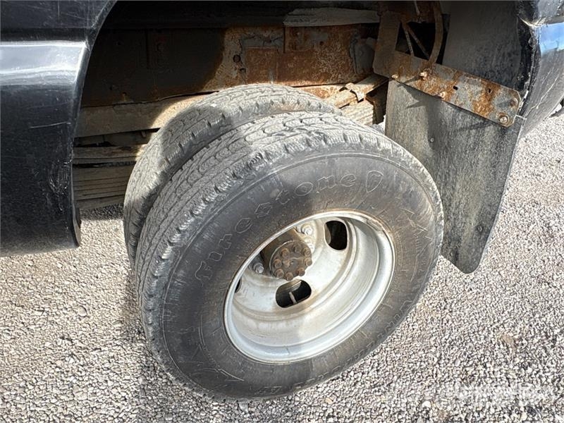 Chevrolet SILVERADO 3500 4x4 Crew Cab Pickup Citi