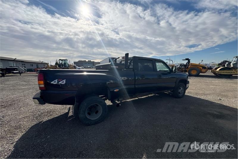 Chevrolet SILVERADO 3500 4x4 Crew Cab Pickup Citi