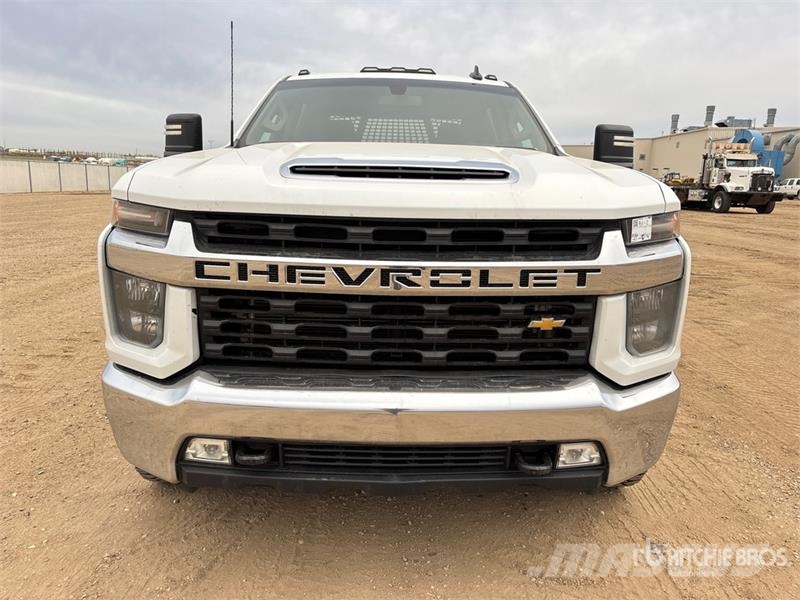 Chevrolet Silverado 3500HD LT 4x4 Crew Cab Pickup Прочие фургоны