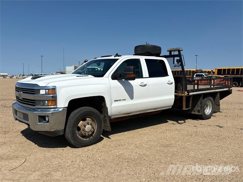 Chevrolet Silverado 3500HD شاحنات مسطحة/مفصلية الجوانب