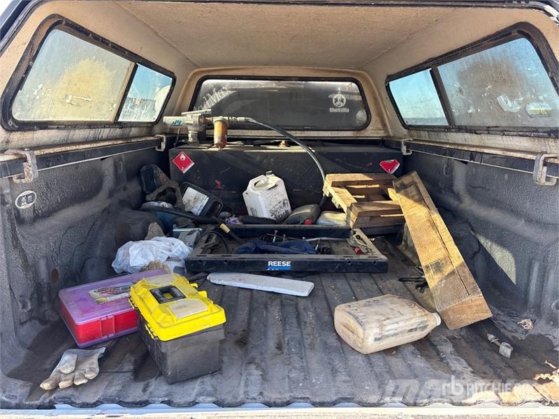Chevrolet Silverado 3500HD 4x4 Crew Cab Pickup Andere Transporter