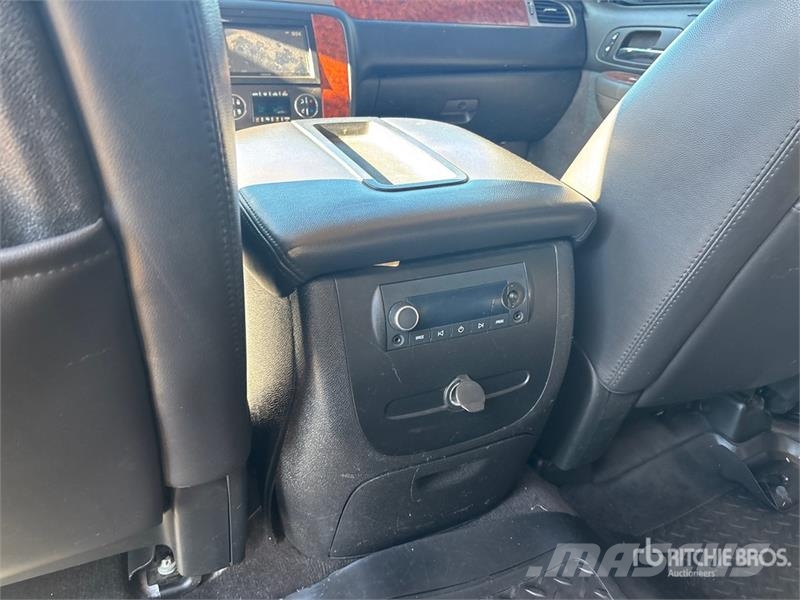 Chevrolet Silverado 3500HD 4x4 Crew Cab Pickup Andere Transporter