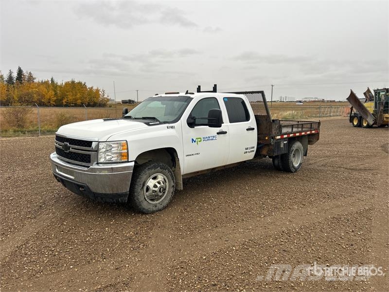 Chevrolet Silverado 3500HD 平板式/側卸式卡車