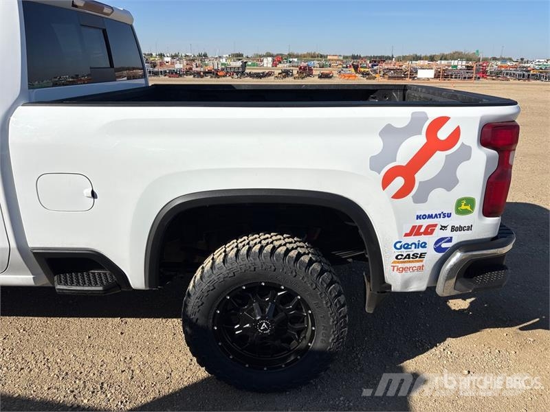 Chevrolet Silverado 3500HD 4x4 Crew Cab Pickup Övriga bilar