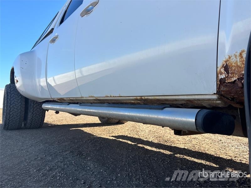 Chevrolet Silverado 3500HD 4x4 Crew Cab Pickup Andere Transporter