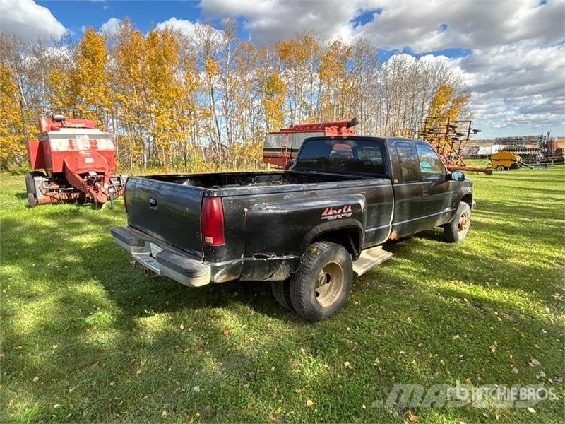 Chevrolet Silverado 3500 4x4 Crew Cab Pickup Otros
