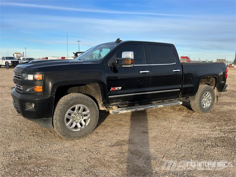 Chevrolet Silverado 3500HD Z71 4x4 Crew Cab Pickup أخرى