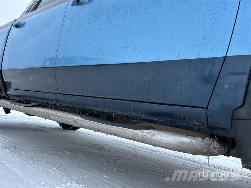 Chevrolet Silverado 3500HD Z71 4x4 Crew Cab Pickup Outro