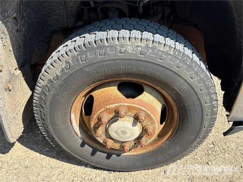 Chevrolet Silverado 3500HD شاحنات مسطحة/مفصلية الجوانب