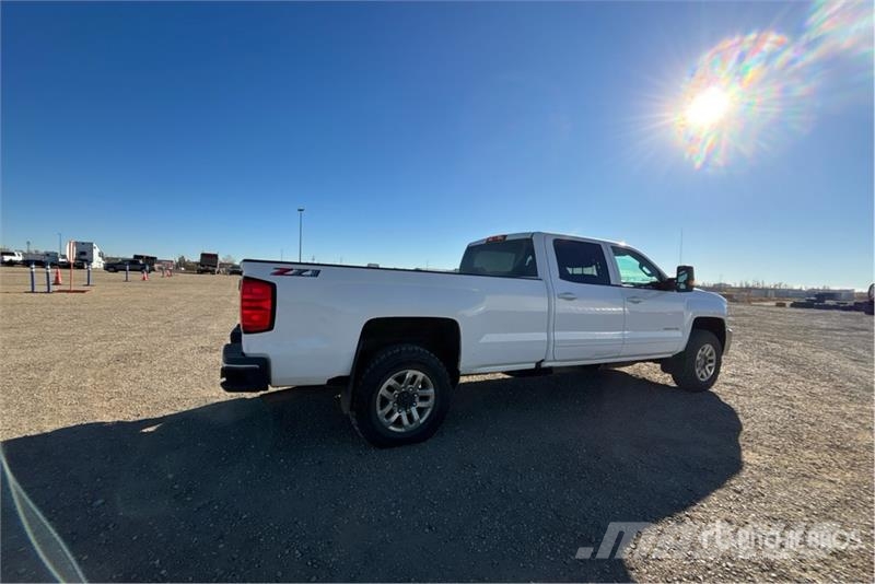 Chevrolet Silverado 3500HD LT 4x4 Crew Cab Pickup Ostalo