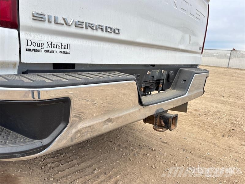 Chevrolet Silverado 3500HD LT 4x4 Crew Cab Pickup Прочие фургоны