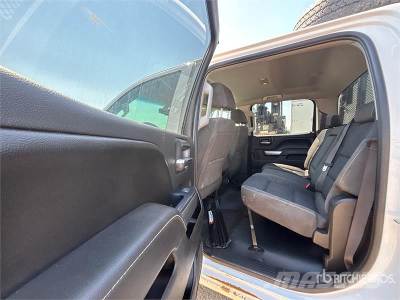 Chevrolet Silverado 3500HD شاحنات مسطحة/مفصلية الجوانب