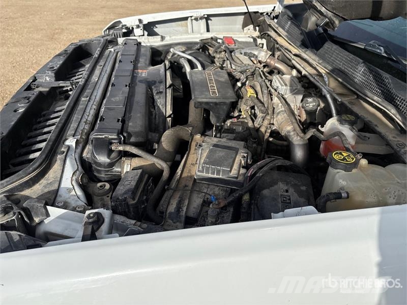 Chevrolet Silverado 3500HD Plošinové nákladné automobily/nákladné automobily so sklápacími bočnicami