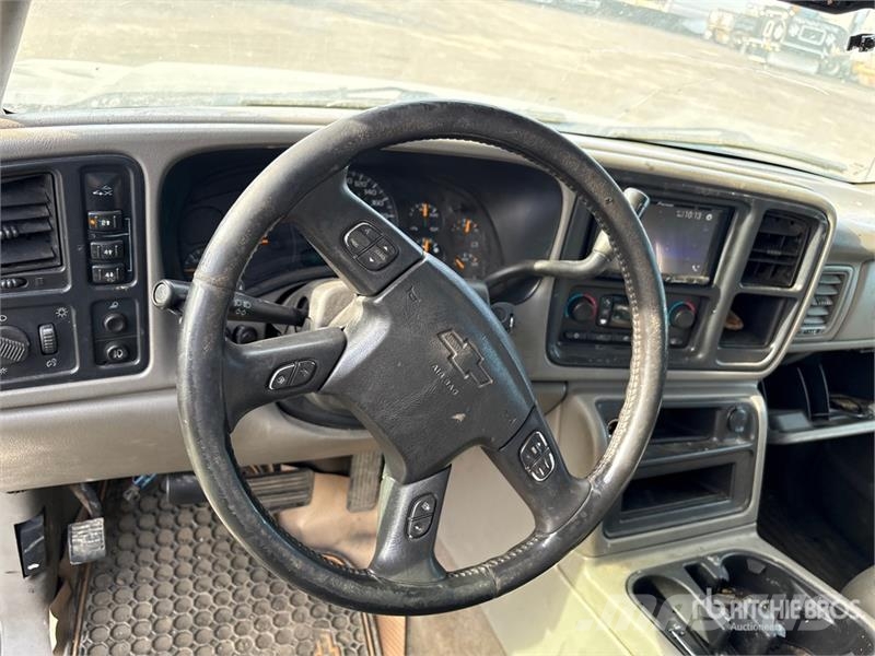 Chevrolet SILVERADO 3500 4x4 Crew Cab Pickup Citi