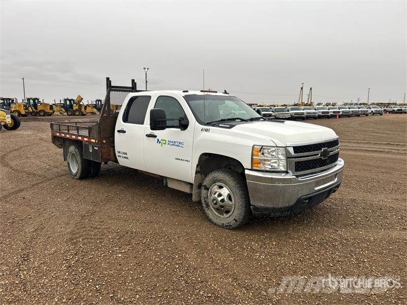 Chevrolet Silverado 3500HD 平板式/側卸式卡車