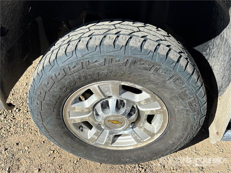Chevrolet Silverado 3500HD 4x4 Crew Cab Pickup Ostalo
