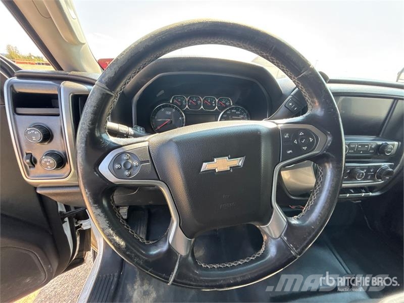 Chevrolet Silverado 3500HD شاحنات مسطحة/مفصلية الجوانب