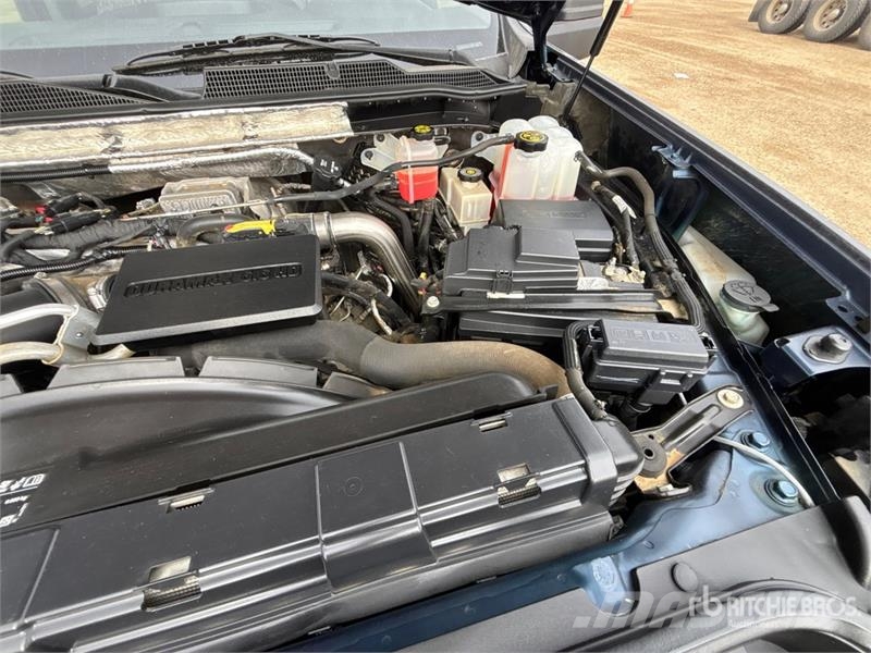Chevrolet Silverado 3500HD LT 4x4 Crew Cab Pickup Övriga bilar