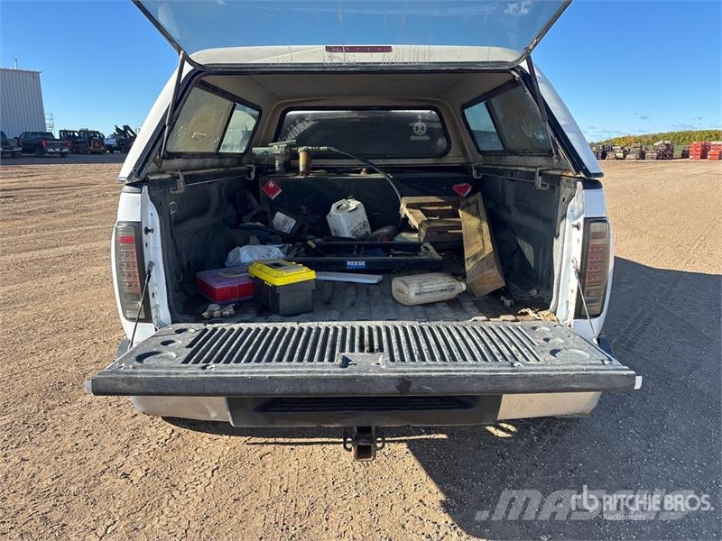 Chevrolet Silverado 3500HD 4x4 Crew Cab Pickup Andere Transporter