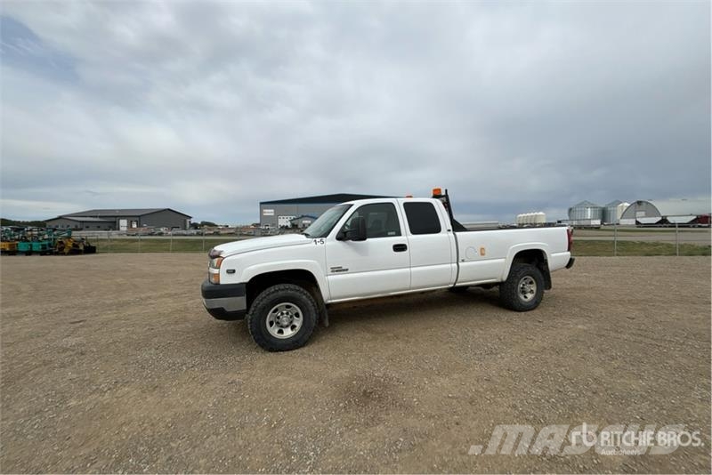 Chevrolet Silverado 3500 LT 4x4 Extended Cab Pickup أخرى