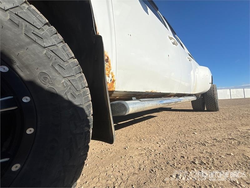 Chevrolet Silverado 3500HD 4x4 Crew Cab Pickup Andere Transporter