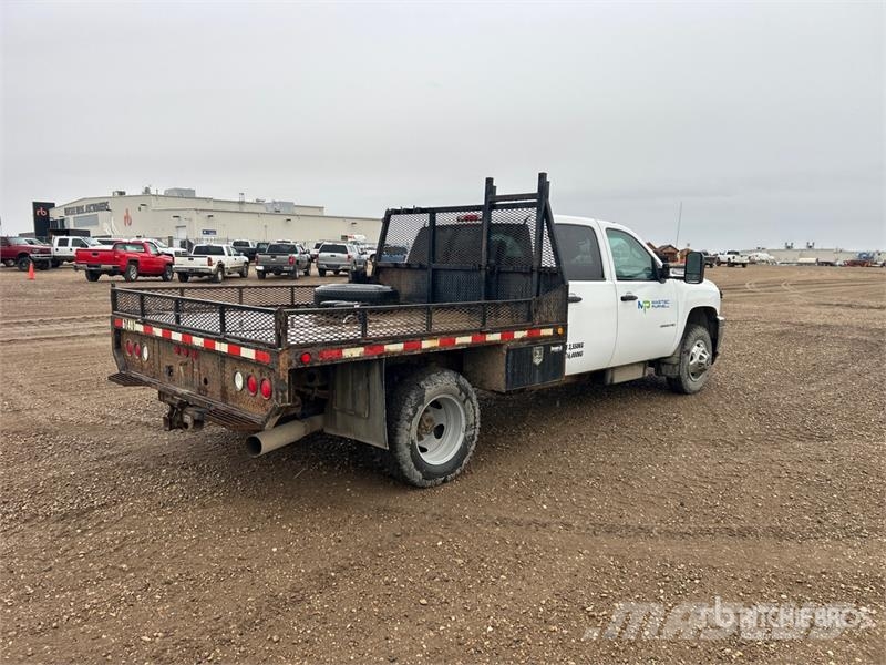 Chevrolet Silverado 3500HD 平板式/側卸式卡車