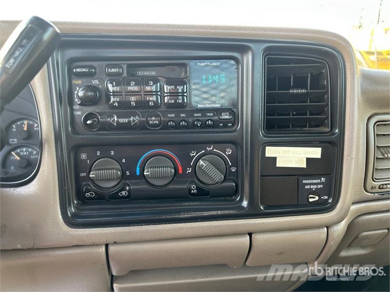 Chevrolet Silverado 3500 4x2 Flatbed Truck Kamioni sa otvorenim sandukom