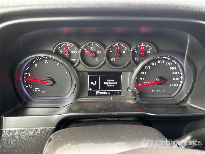 Chevrolet Silverado 3500HD Plošinové nákladné automobily/nákladné automobily so sklápacími bočnicami