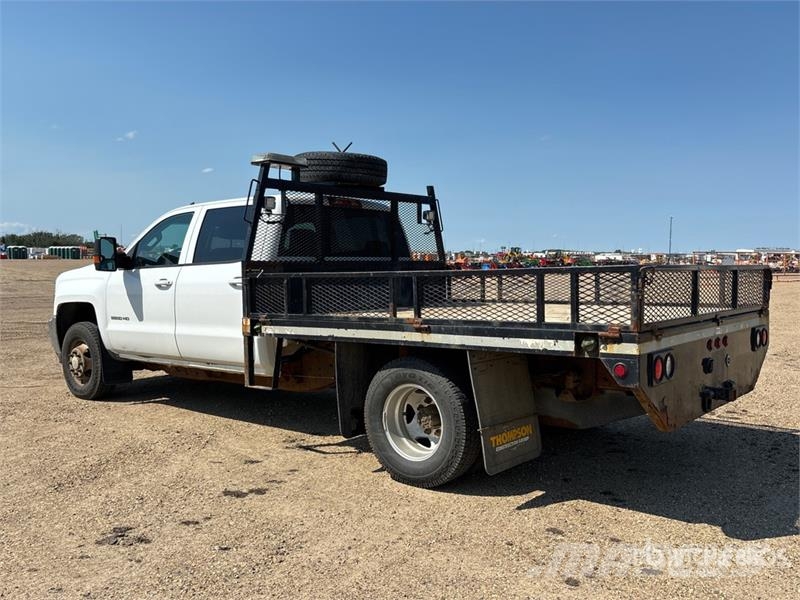 Chevrolet Silverado 3500HD شاحنات مسطحة/مفصلية الجوانب
