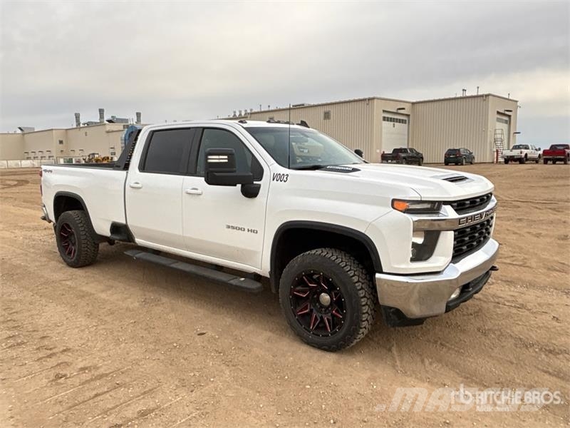 Chevrolet Silverado 3500HD LT 4x4 Crew Cab Pickup Прочие фургоны