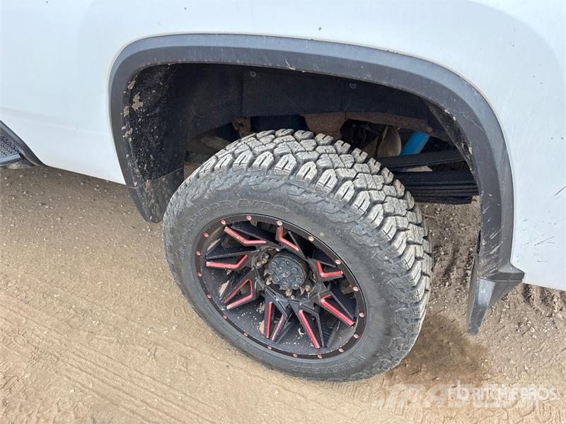 Chevrolet Silverado 3500HD LT 4x4 Crew Cab Pickup Прочие фургоны