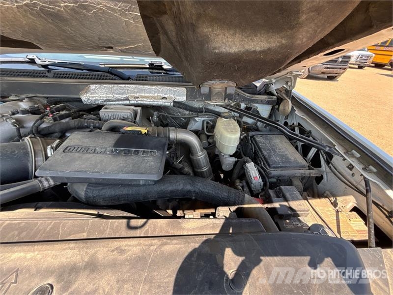 Chevrolet Silverado 3500HD شاحنات مسطحة/مفصلية الجوانب