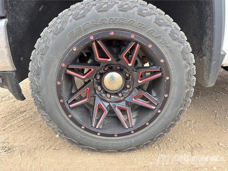 Chevrolet Silverado 3500HD LT 4x4 Crew Cab Pickup Прочие фургоны