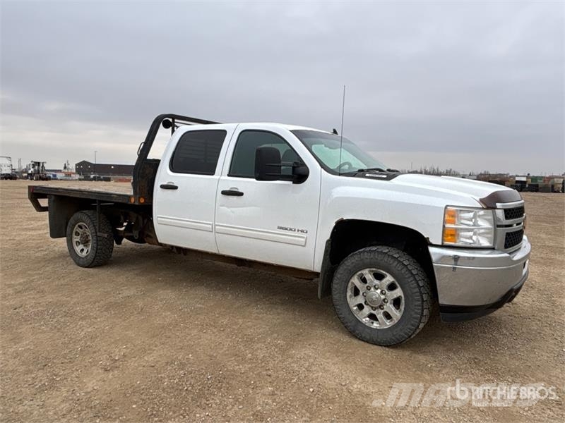 Chevrolet Silverado 3500HD Flatbed/Dropside trucks