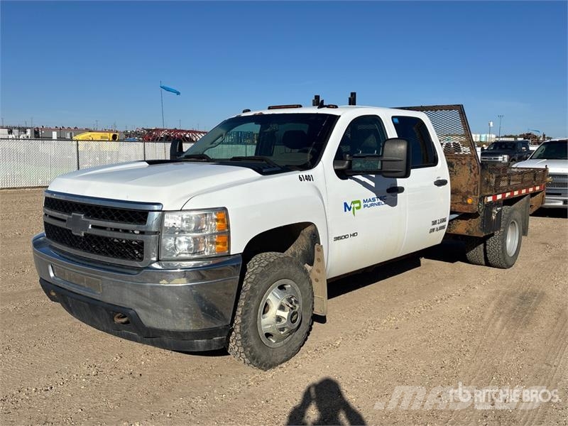 Chevrolet Silverado 3500HD Platformas/izkraušana no sāniem