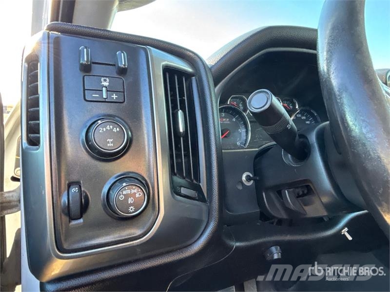 Chevrolet Silverado 3500HD LT 4x4 Crew Cab Pickup Ostalo