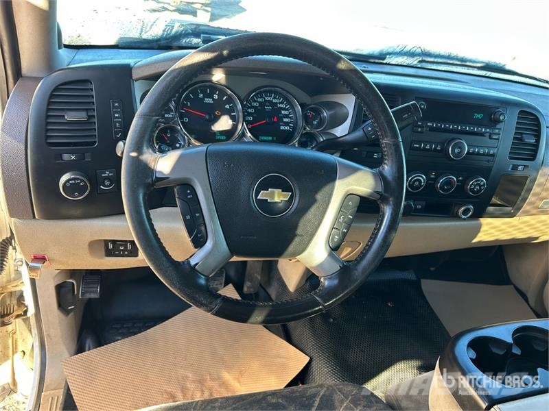 Chevrolet Silverado 3500HD 平板式/側卸式卡車