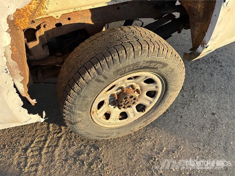 Chevrolet Silverado 3500HD 4x4 Crew Cab Pickup Anders