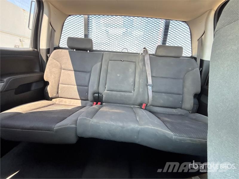 Chevrolet Silverado 3500HD شاحنات مسطحة/مفصلية الجوانب