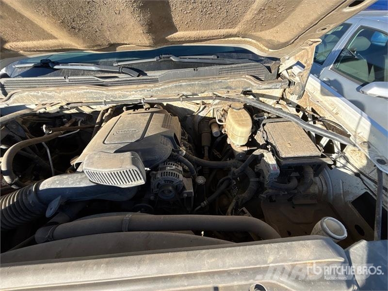 Chevrolet Silverado 3500HD Вантажівки-платформи/бокове розвантаження