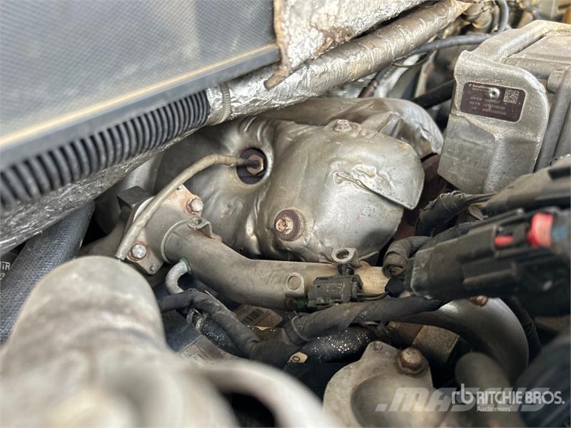 Chevrolet Silverado 3500HD Z71 4x4 Crew Cab Pickup أخرى